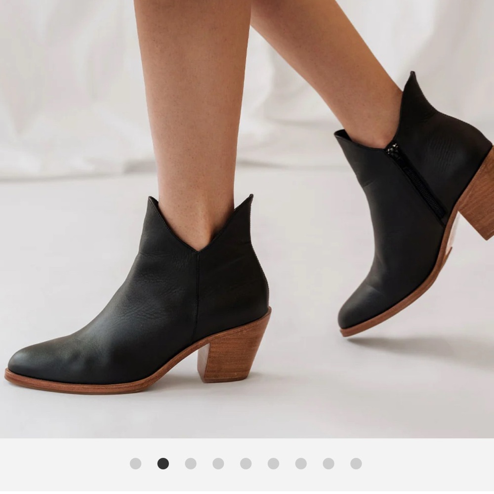 Poppy Barley The Two Point Five Ankle Boots (Wide Width) 7.5